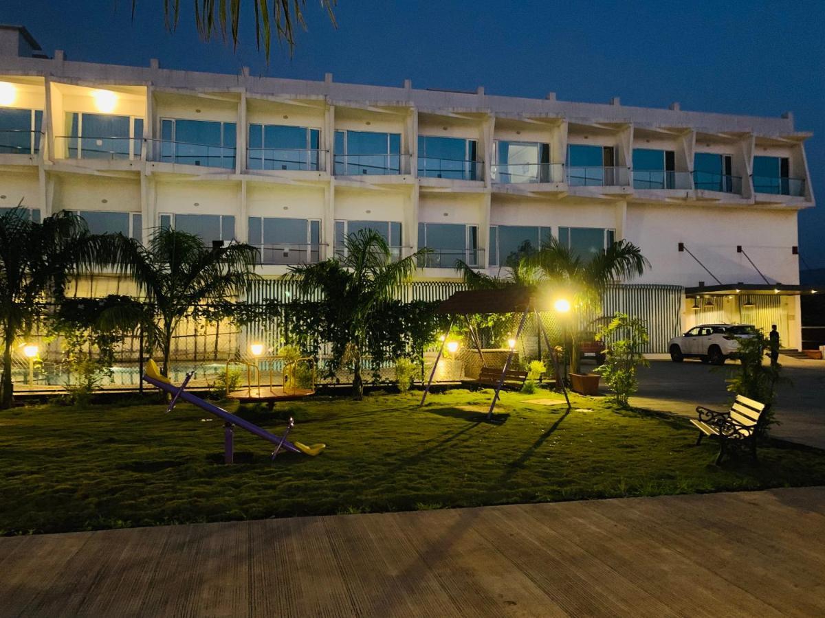 Viola Beacon Resort, Lonavala Exterior photo
